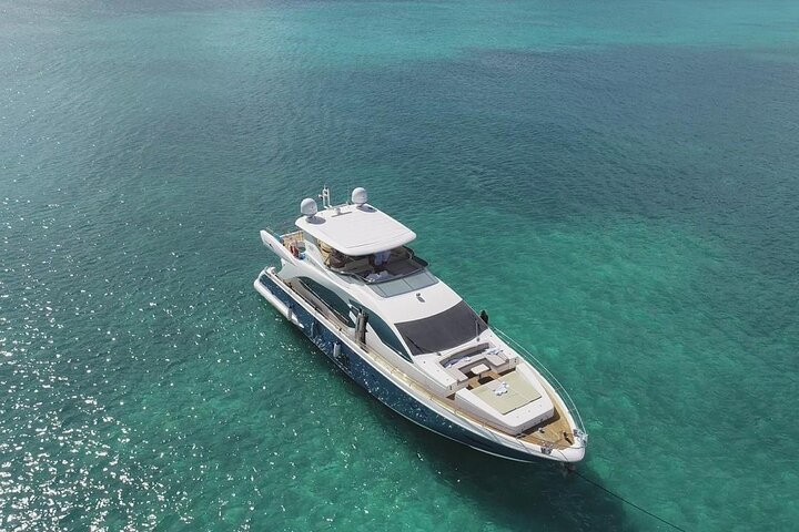 Embark on an unforgettable private yachting experience in Punta Cana with us and create memories that last a lifetime.